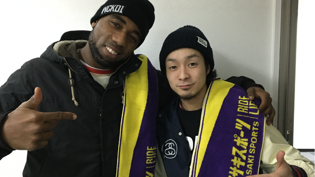 STANDARD_SE-YA_meech00-01